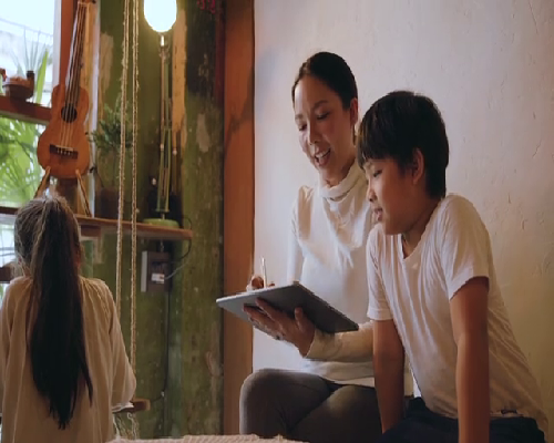 二胎家庭挑战：梅婷分享经验，迪巧提供育儿妙招